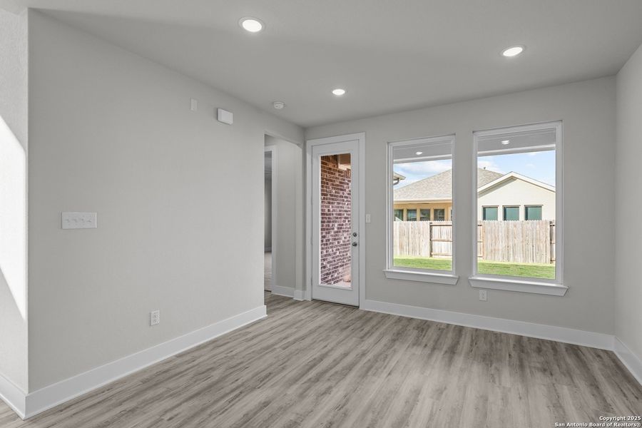 Spacious, unfurnished interior of a new home in Veramendi, New Braunfels (Image 16).