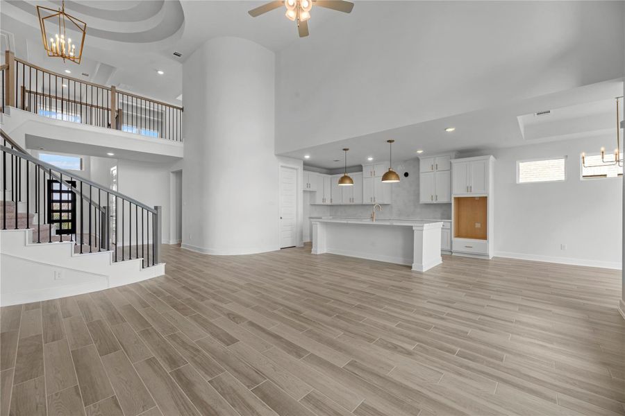 Spacious, unfurnished interior of a new home in Cross Creek West, Fulshear (Image 13).