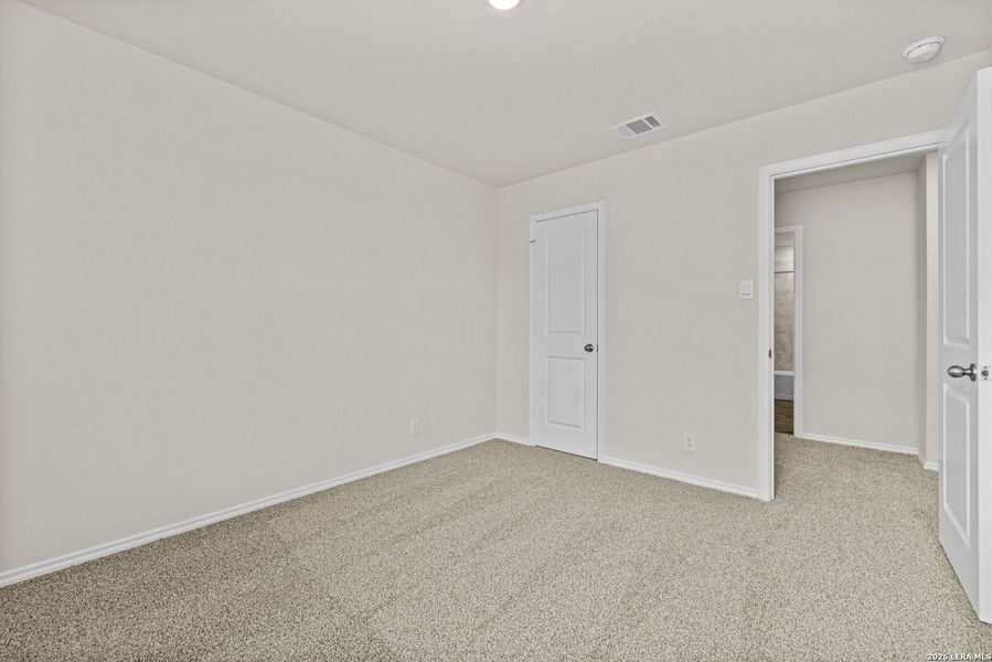 Spacious, unfurnished interior of a new home in Redbird Ranch, San Antonio (Image 13).