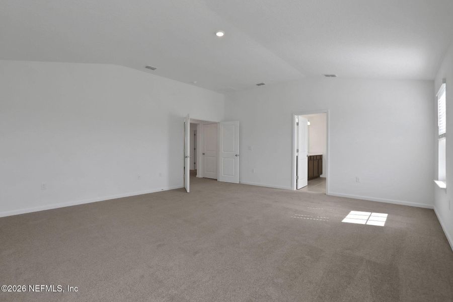 Spacious, unfurnished interior of a new home in Amberly, Green Cove Springs (Image 38).