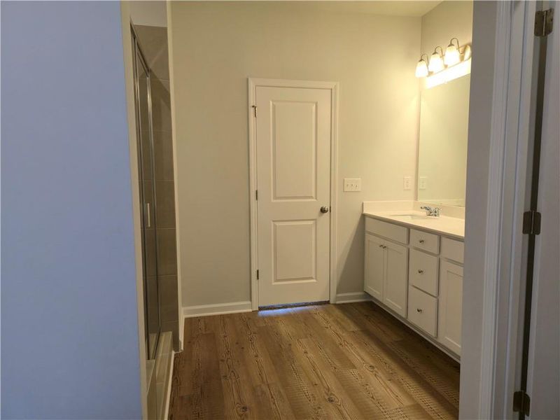 Spacious, unfurnished interior of a new home in , Grayson (Image 11).