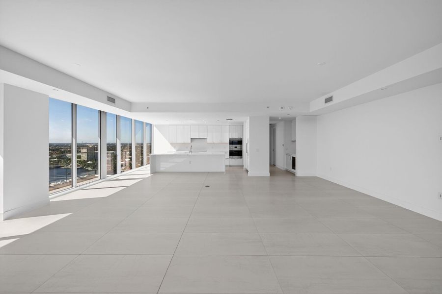 Spacious, unfurnished interior of a new home in , Fort Lauderdale (Image 45).