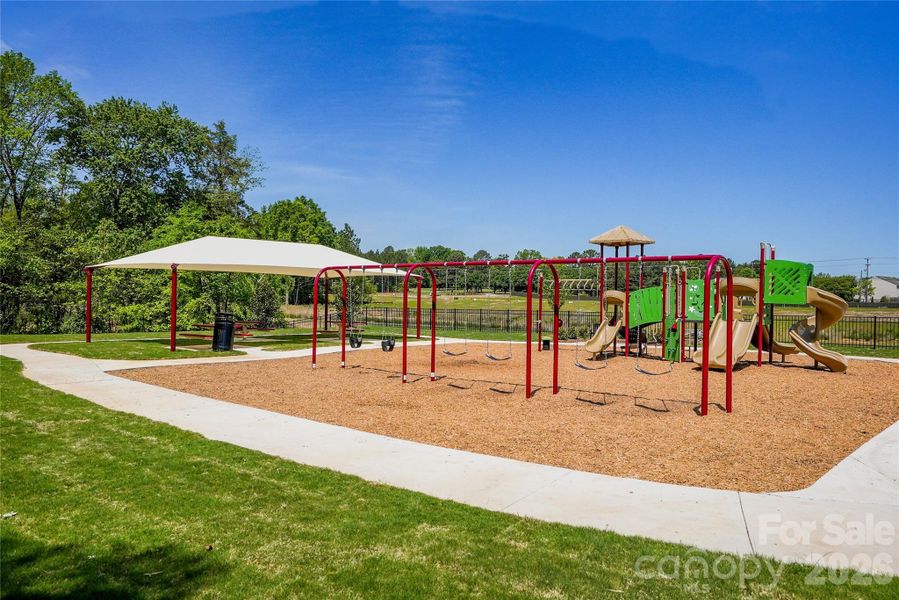 Community amenities in Parkside Crossing, Charlotte (Image 24).