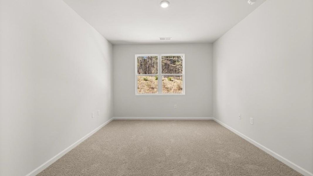 Spacious, unfurnished interior of a new home in , Gainesville (Image 19).