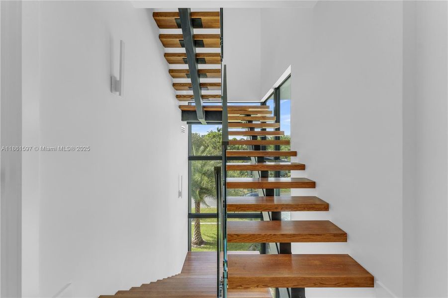 1st floor leading to 2nd floor