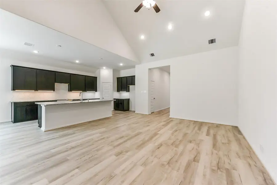 Spacious, unfurnished interior of a new home in Encino Estates, Dayton (Image 18). Spacious, unfurnished interior of a new home in Encino Estates, Dayton (Image 18).