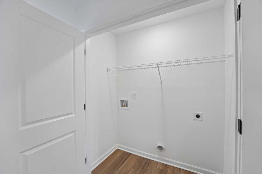 Spacious, unfurnished interior of a new home in Laurelwood, Douglasville (Image 21).