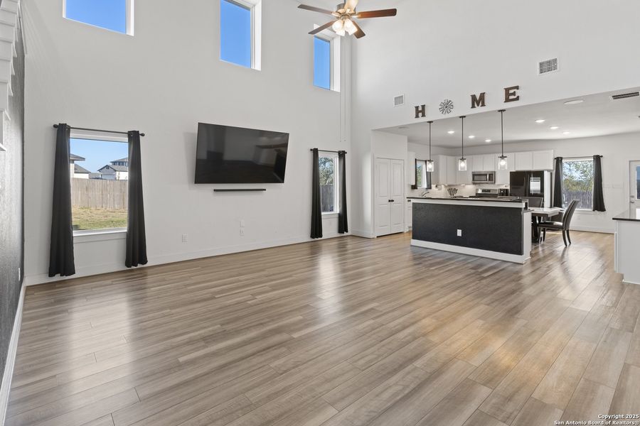 Spacious, unfurnished interior of a new home in Hickory Ridge, Elmendorf (Image 22).