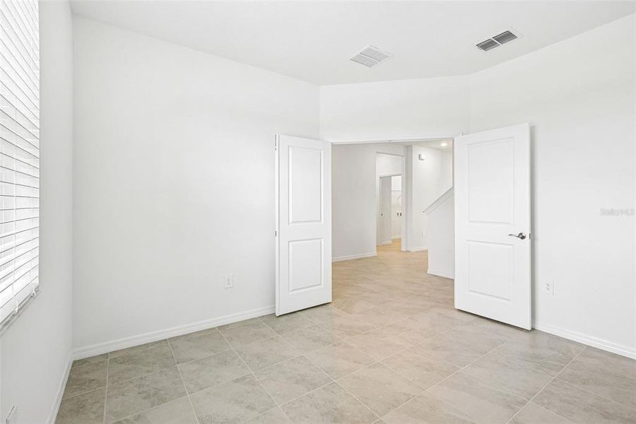 Spacious, unfurnished interior of a new home in Southpointe, Palmetto (Image 16). Spacious, unfurnished interior of a new home in Southpointe, Palmetto (Image 16).
