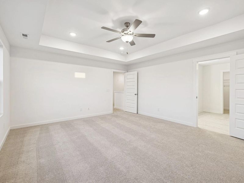 Spacious, unfurnished interior of a new home in Calista Farms, White House (Image 35).