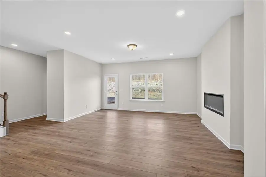 Spacious, unfurnished interior of a new home in Townes At The Stiles, Cartersville (Image 28).