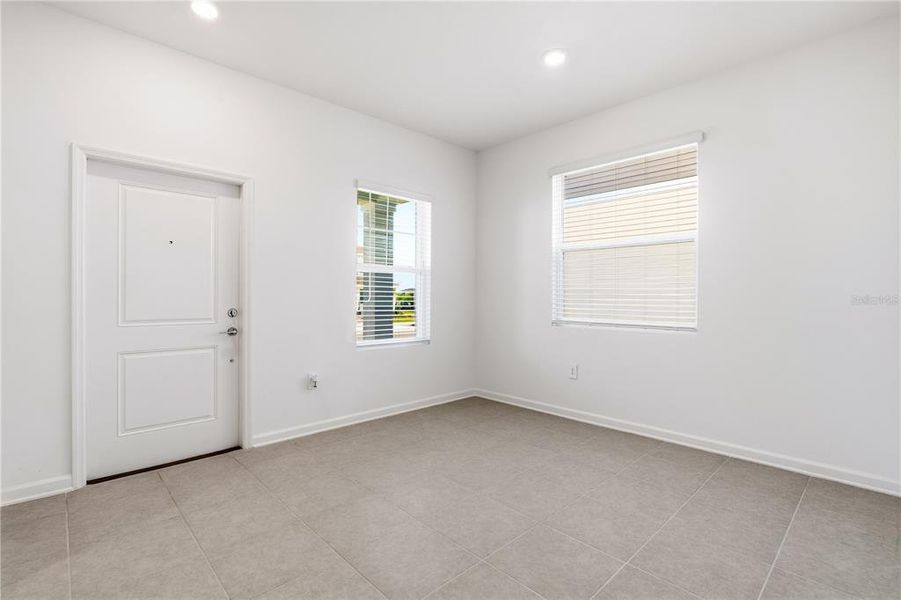 Spacious, unfurnished interior of a new home in Wellness Ridge, Clermont (Image 32).