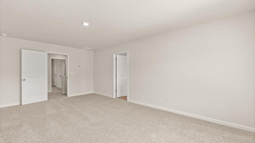 Spacious, unfurnished interior of a new home in Fairhaven, Lithia Springs (Image 25).