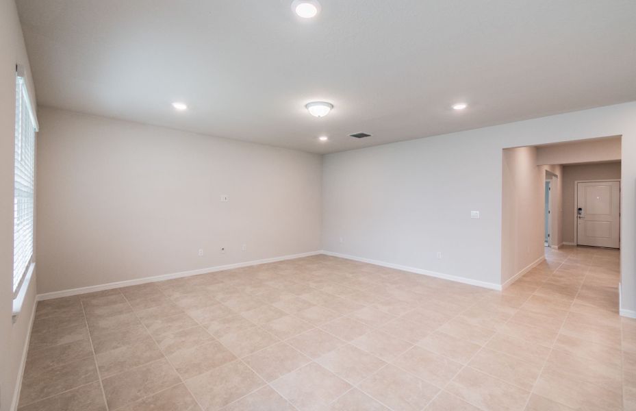 Spacious, unfurnished interior of a new home in Oakfield Lakes, Parrish (Image 8).