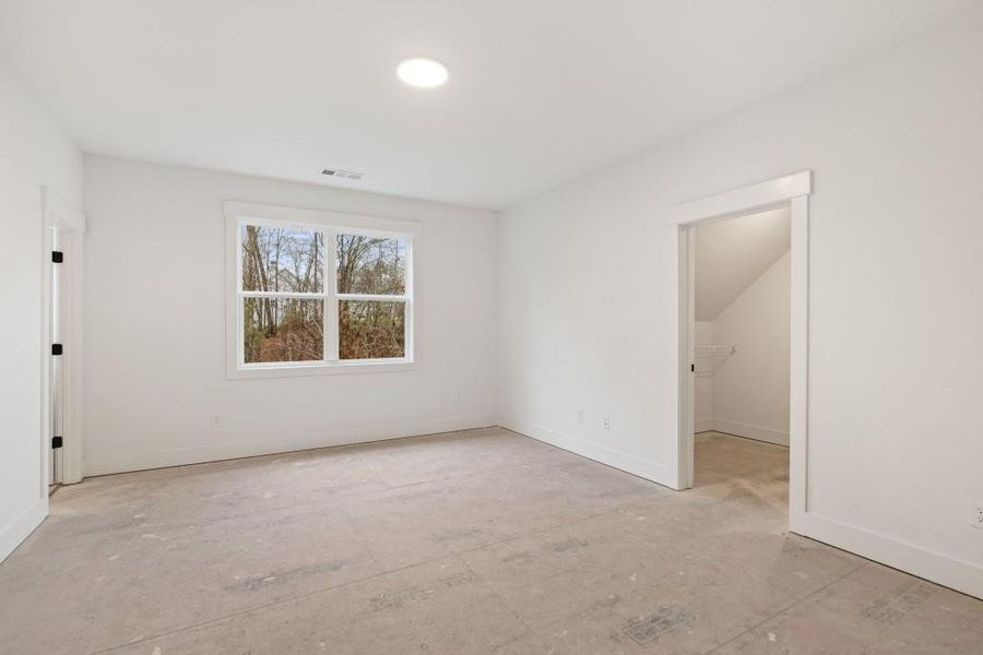 Spacious, unfurnished interior of a new home in White Post on Lake Lanier, Gainesville (Image 22). Spacious, unfurnished interior of a new home in White Post on Lake Lanier, Gainesville (Image 22).