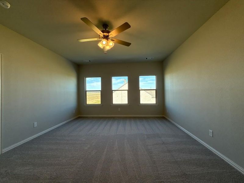 Spacious, unfurnished interior of a new home in Clear Sky Addition, Valley View (Image 9). Spacious, unfurnished interior of a new home in Clear Sky Addition, Valley View (Image 9).