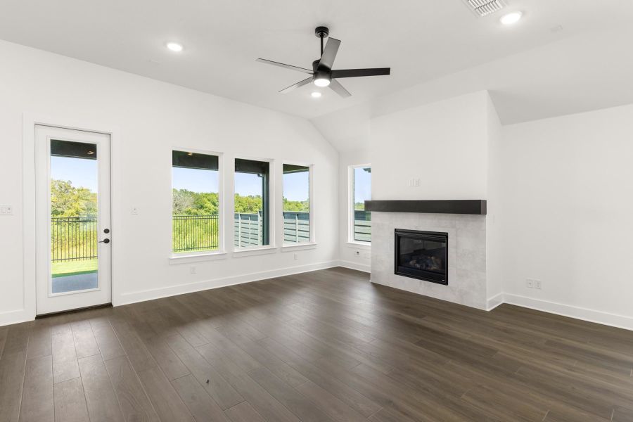 Spacious, unfurnished interior of a new home in Union Park, Little Elm (Image 19).