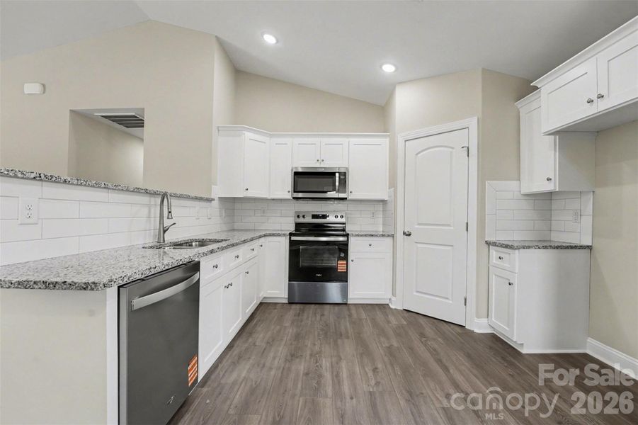 Granite Countertops, Stainless Steel Appliances, and Walk in Pantry Granite Countertops, Stainless Steel Appliances, and Walk in Pantry