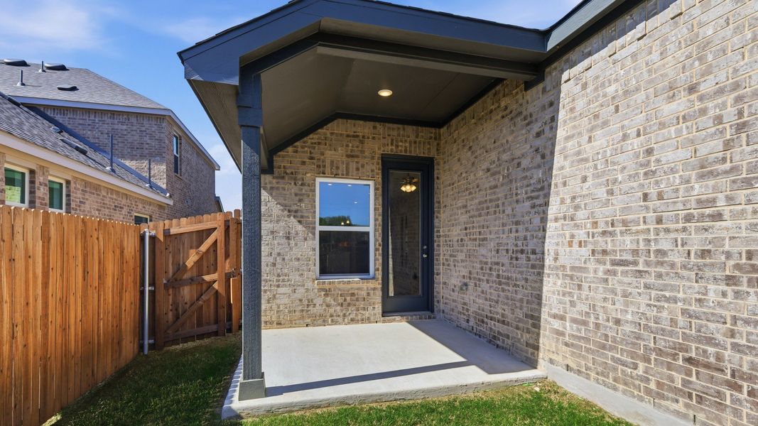 Exterior details and patio area of a home in Green Oaks Preserve, Arlington (Image 22). Exterior details and patio area of a home in Green Oaks Preserve, Arlington (Image 22).