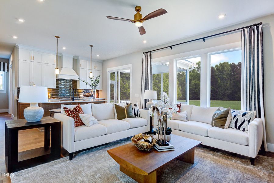 PJD5-0048-00_Horizon_Family Room-2