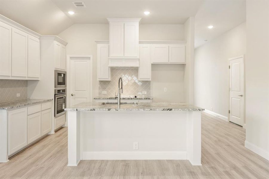 Furnished interior view inside a new home in El Dorado, Granbury (Image 11).