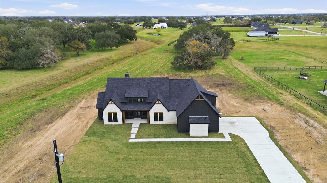 Photos are of prior LOTUS plan homesite built by Aurcova. Photos are of prior LOTUS plan homesite built by Aurcova.