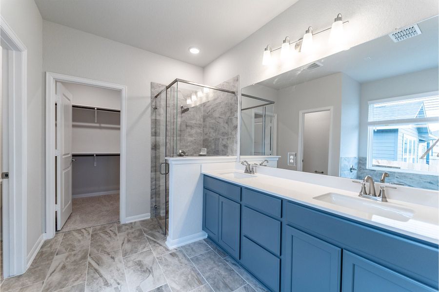 Furnished interior view inside a new home in Homestead, Schertz (Image 8).