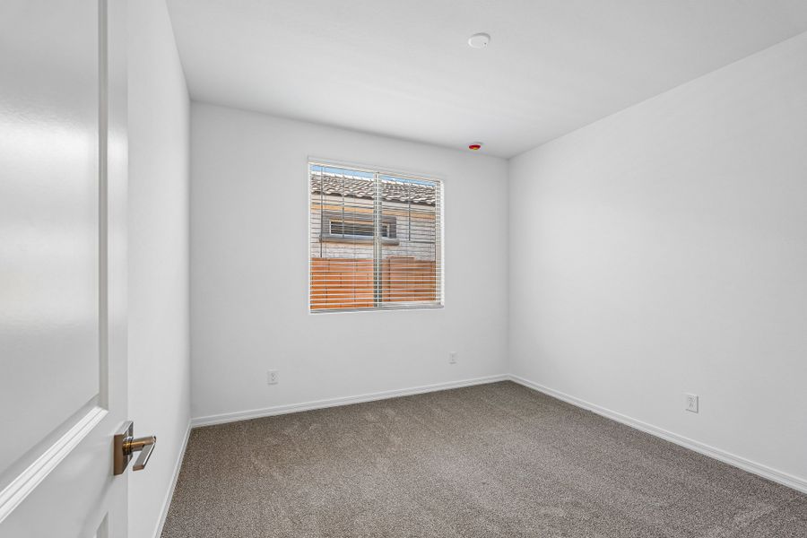 Spacious, unfurnished interior of a new home in Hawes Crossing, Mesa (Image 37).