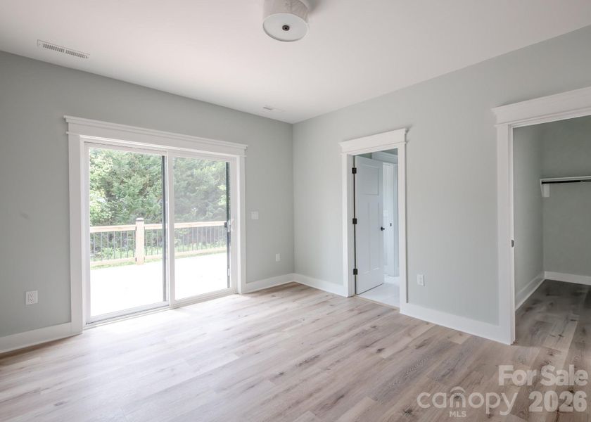 Spacious, unfurnished interior of a new home in , Hendersonville (Image 28).