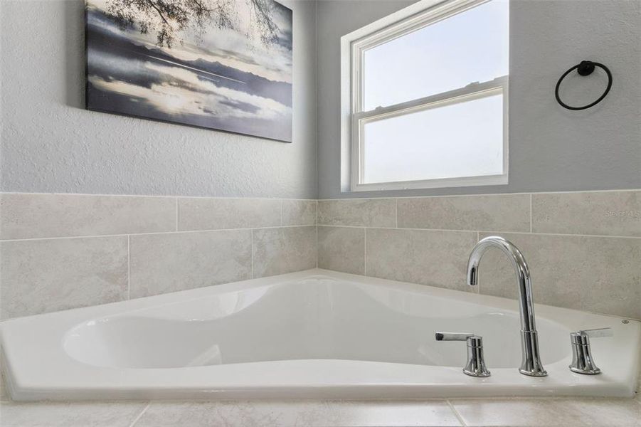 Close-up of interior finishes inside a home in , Bartow (Image 19). Close-up of interior finishes inside a home in , Bartow (Image 19).