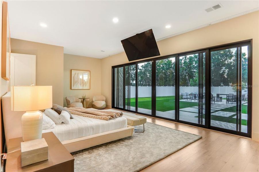 Furnished interior view inside a new home in , Windermere (Image 15).