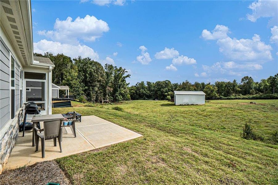 Exterior details and patio area of a home in , Dallas (Image 3).