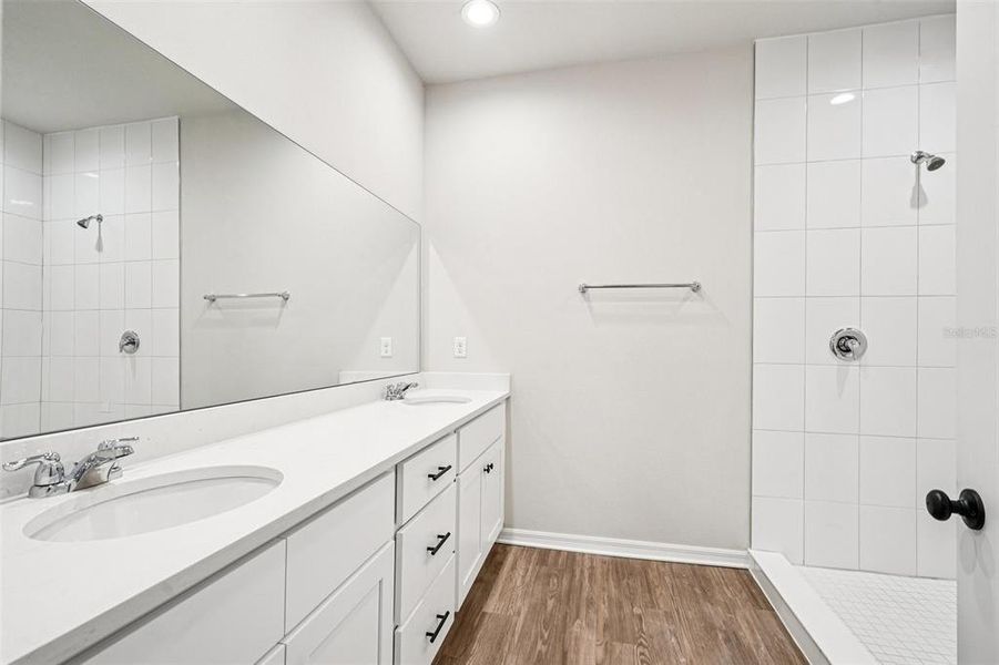 Furnished interior view inside a new home in , Ocala (Image 6).
