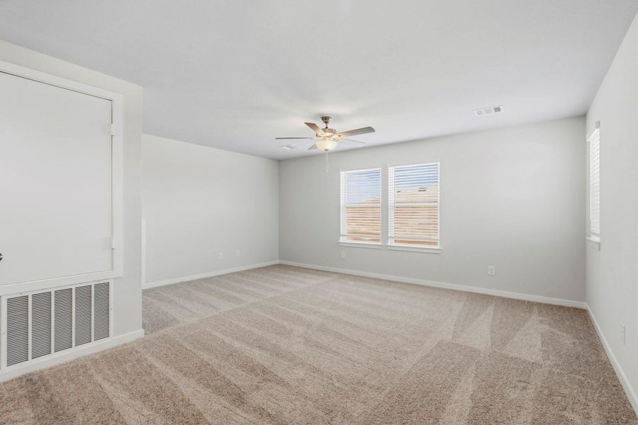 Spacious, unfurnished interior of a new home in Katy Reserve, Katy (Image 13).