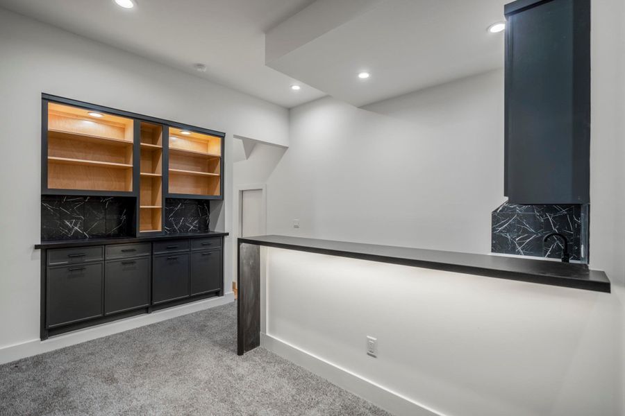 Plenty of accent lighting throughout gives a touch of sophistication. Plenty of accent lighting throughout gives a touch of sophistication.