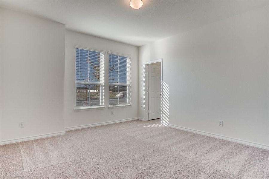 Spacious, unfurnished interior of a new home in Sierra Vista at Kelly Ranch, Aledo (Image 13).