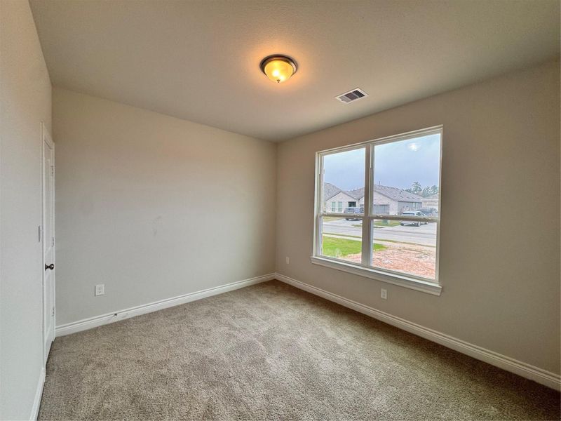 Spacious, unfurnished interior of a new home in Grand Oaks Reserve, Cleveland (Image 11).