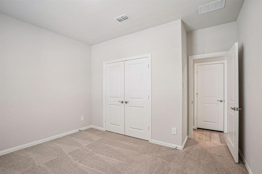 Photo is not of the actual home, but is an inspirational photo of builder’s model home and may depict options, furnishings, and/or decorator features that are not included. Photo is not of the actual home, but is an inspirational photo of builder’s model home and may depict options, furnishings, and/or decorator features that are not included.