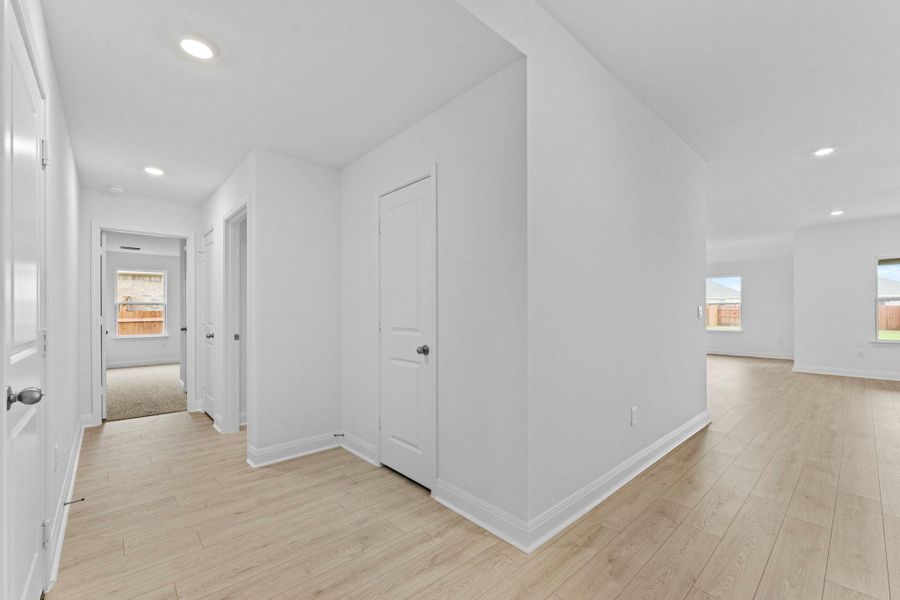 Spacious, unfurnished interior of a new home in Riverview, Georgetown (Image 22).