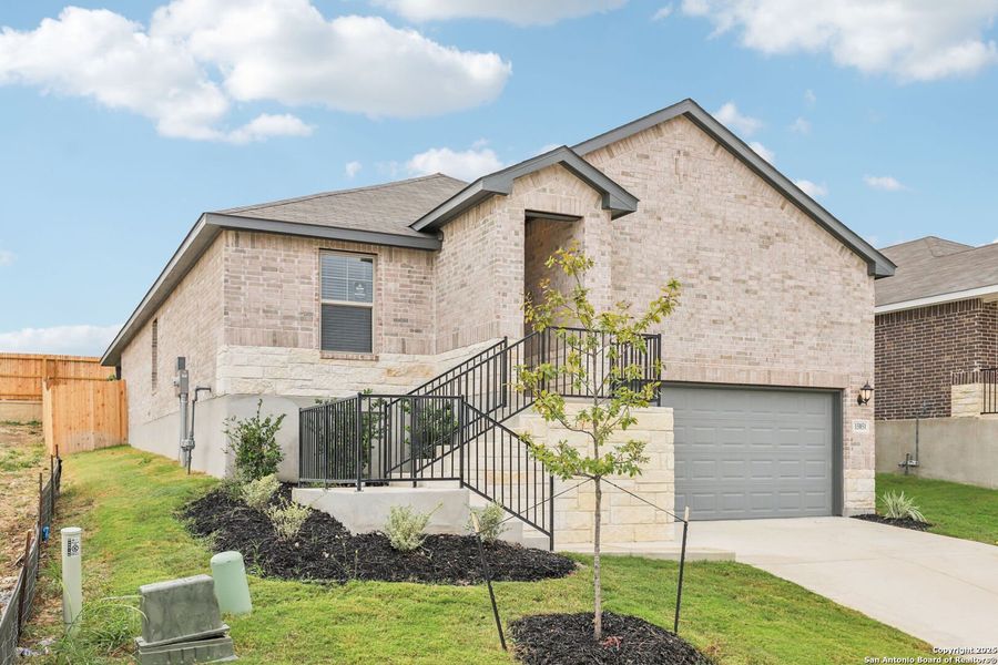 Exterior details and patio area of a home in Comanche Ridge, San Antonio (Image 23). Exterior details and patio area of a home in Comanche Ridge, San Antonio (Image 23).