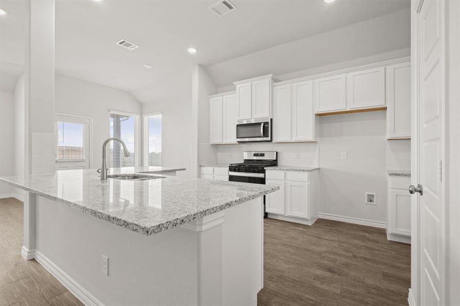 Furnished interior view inside a new home in Rocky Creek Crossing, Fort Worth (Image 6). Furnished interior view inside a new home in Rocky Creek Crossing, Fort Worth (Image 6).