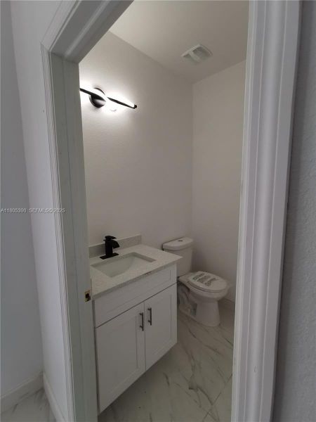 Image 38 of a home in .