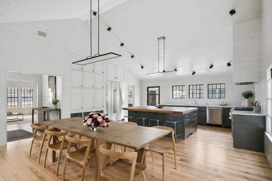 Image 53 of a home in .