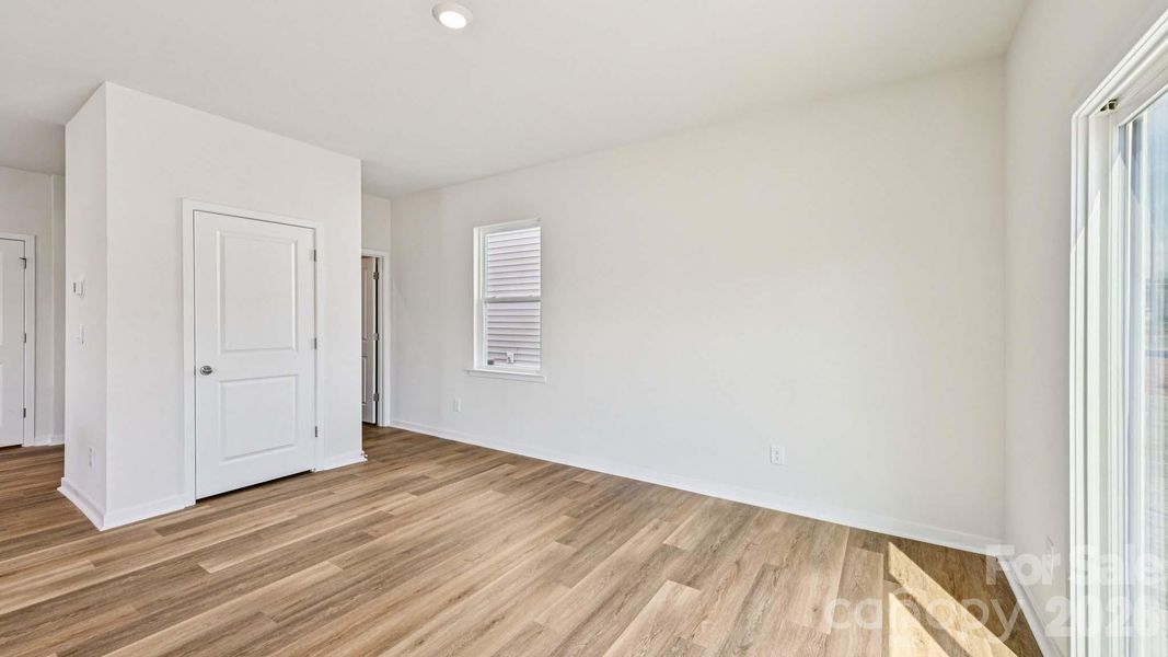 Spacious, unfurnished interior of a new home in Clark Creek Landing, Lincolnton (Image 22).