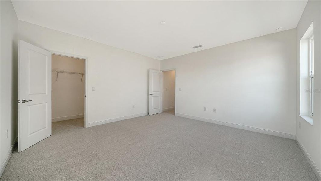 Spacious, unfurnished interior of a new home in Windward, Sarasota (Image 27). Spacious, unfurnished interior of a new home in Windward, Sarasota (Image 27).