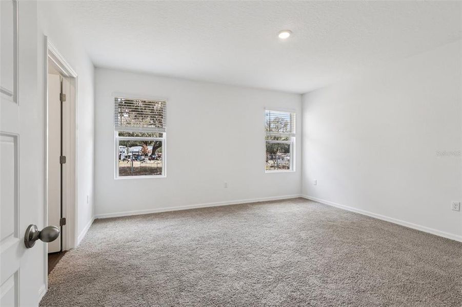 Spacious, unfurnished interior of a new home in Hamilton Bluff, Haines City (Image 23).