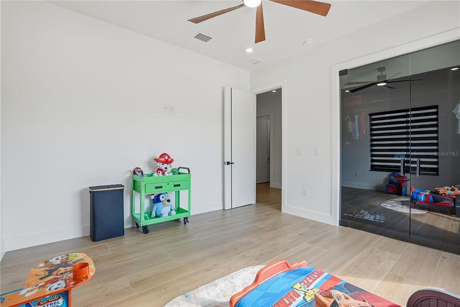 Furnished interior view inside a new home in , Spring Hill (Image 49).