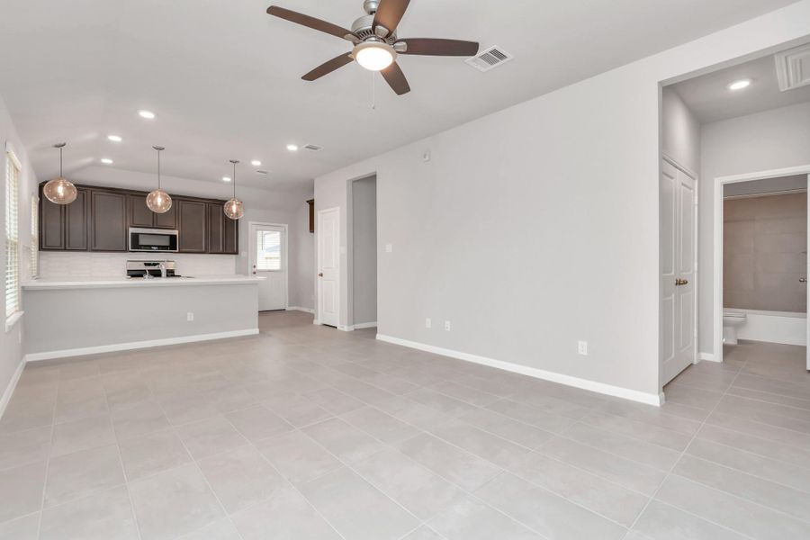 Spacious, unfurnished interior of a new home in Montgomery Ridge: Landmark Collection, Montgomery (Image 18). Spacious, unfurnished interior of a new home in Montgomery Ridge: Landmark Collection, Montgomery (Image 18).