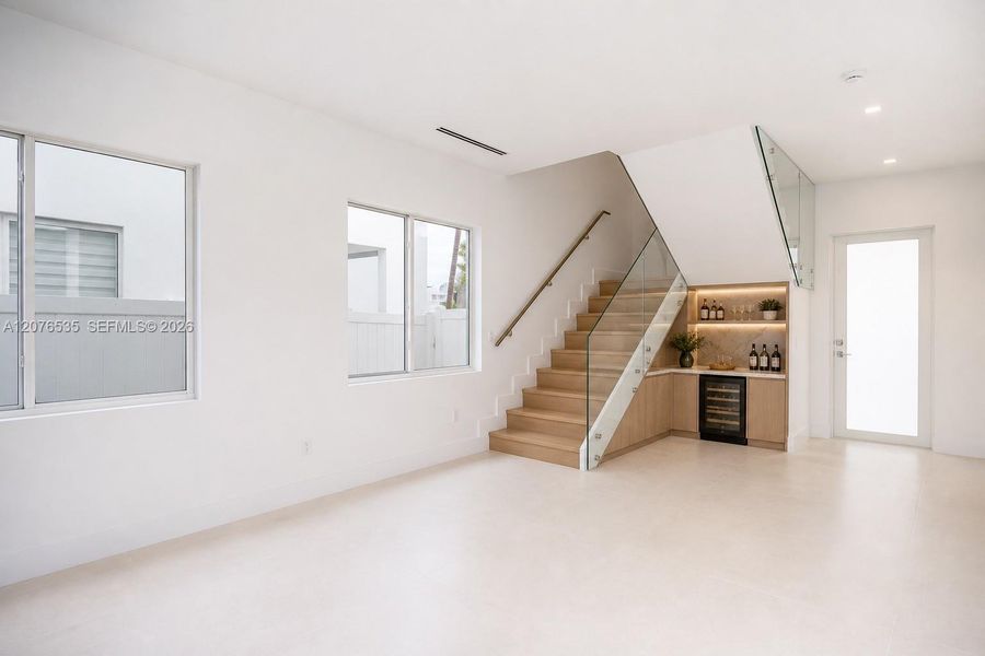 Spacious, unfurnished interior of a new home in , Doral (Image 40).