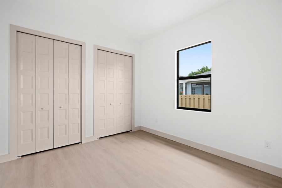 Spacious, unfurnished interior of a new home in , Port St. Lucie (Image 11).